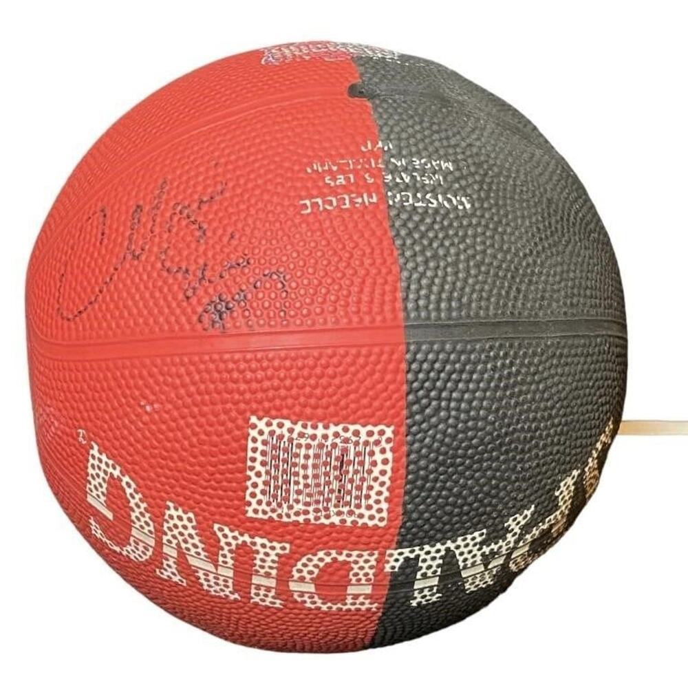 Mario Elie Autographed Rockets  Basketball‎